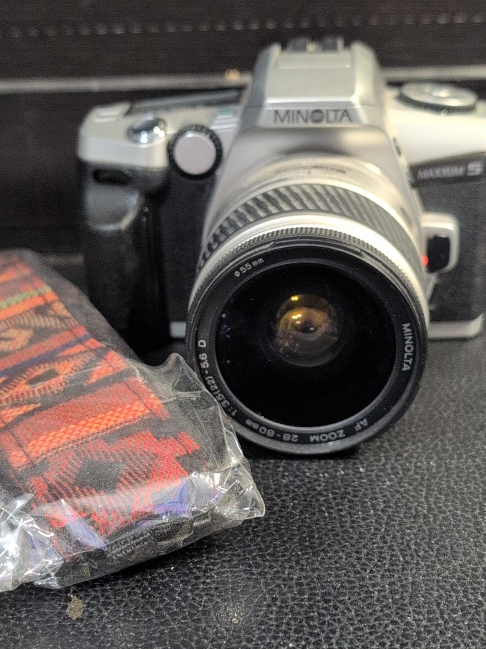 Minolta Maxxum 5 SLR 35mm Camera Black/Silver AF 28-89 Zoom Lens